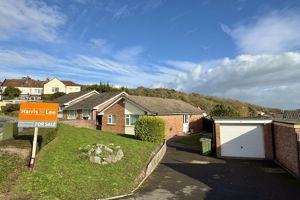 Front/Garage- click for photo gallery